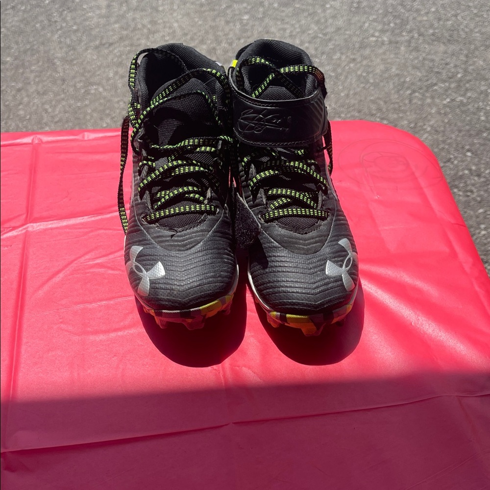 Under Armour Kids Black and Neon Green Sneakers